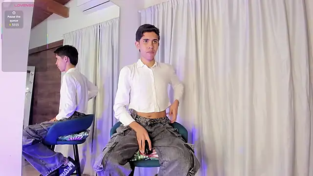 Snapshot of JoshuaSanzz chatting on 10/17/25, 03:31 JoshuaSanzz online show from 10/17/25, 03:31