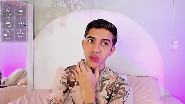 Snapshot of JoshuaSanzz chatting on 10/24/25, 03:36 JoshuaSanzz online show from 10/24/25, 03:36