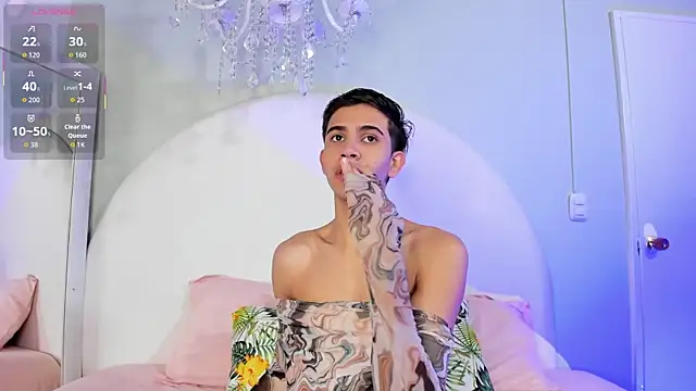 Snapshot of JoshuaSanzz chatting on 10/28/25, 03:32 JoshuaSanzz online show from 10/28/25, 03:32