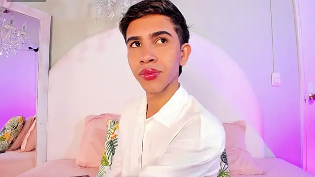 Snapshot of JoshuaSanzz chatting on 11/11/25, 03:39 JoshuaSanzz online show from 11/11/25, 03:39