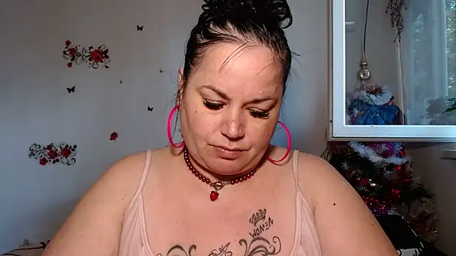 andreea2011 online show from 10/25/25, 09:39