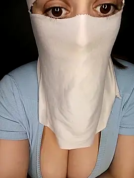 Snapshot of Lamia_Queen_ chatting on 10/20/25, 05:57 Lamia Queen online show from 10/20/25, 05:57