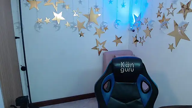 Snapshot of maira_tf chatting on 11/22/25, 04:00 maira tf online show from 11/22/25, 04:00