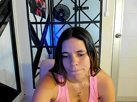 Snapshot of maira_tf chatting on 11/30/25, 04:16 maira tf online show from 11/30/25, 04:16