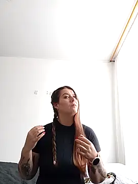 Fernandar2025 online show from 04/20/26, 03:15