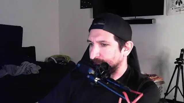 Snapshot of DevilPup75_ chatting on 09/10/25, 12:10 DevilPup75  online show from 09/10/25, 12:10
