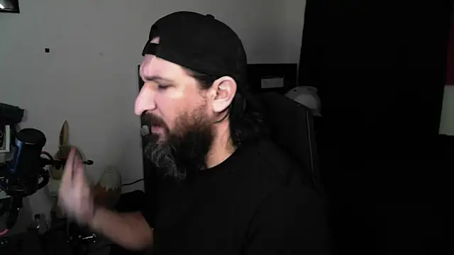 Snapshot of DevilPup75_ chatting on 05/18/26, 07:47 DevilPup75 online show from 05/18/26, 07:47