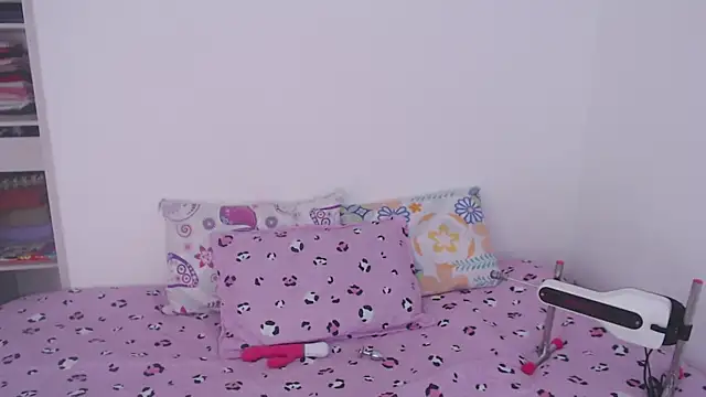 Tiiana online show from 04/17/26, 03:37