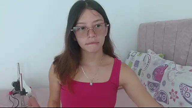 Snapshot of Tiiana chatting on 05/28/26, 04:04 Tiiana online show from 05/28/26, 04:04