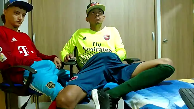 Snapshot of skinny23cm chatting on 12/10/24, 09:33 skinny23cm online show from 12/10/24, 09:33