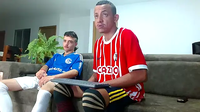 Snapshot of skinny23cm chatting on 12/14/24, 10:13 skinny23cm online show from 12/14/24, 10:13