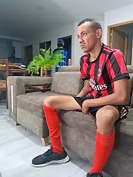 Snapshot of skinny23cm chatting on 12/15/24, 09:24 skinny23cm online show from 12/15/24, 09:24