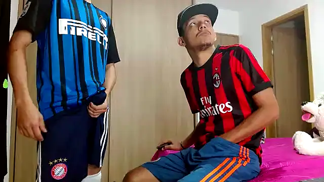 Snapshot of skinny23cm chatting on 01/18/25, 10:06 skinny23cm online show from 01/18/25, 10:06