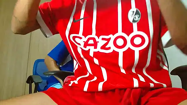 Snapshot of skinny23cm chatting on 09/23/25, 10:51 skinny23cm online show from 09/23/25, 10:51