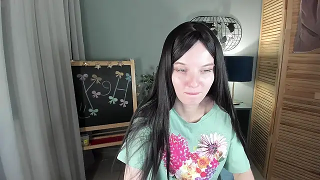 Snapshot of Madelaineses chatting on 11/30/25, 08:40 Madelaineses online show from 11/30/25, 08:40