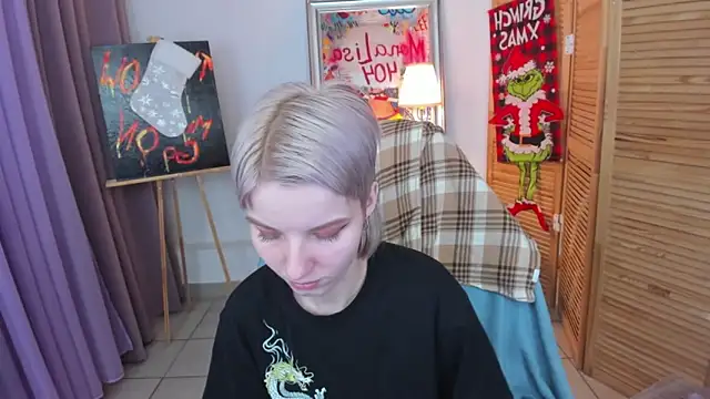 Snapshot of Madelaineses chatting on 01/06/26, 10:08 Madelaineses online show from 01/06/26, 10:08