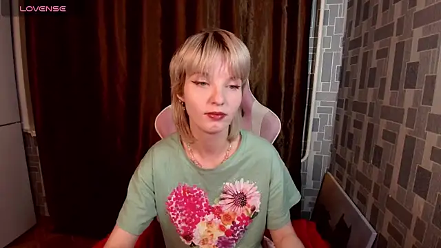 Snapshot of Madelaineses chatting on 03/14/26, 03:06 Madelaineses online show from 03/14/26, 03:06