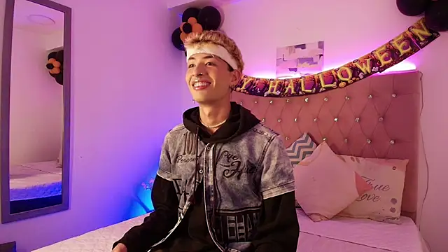 OzorioDany online show from 10/15/25, 03:39