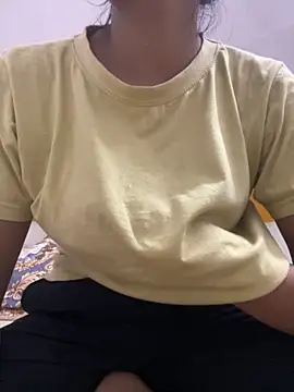 nisha807 online show from 10/15/25, 07:58