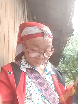 VangLe73 online show from 10/01/25, 07:47