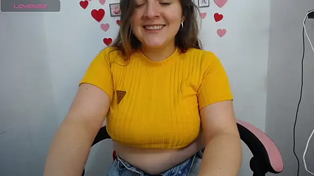 Snapshot of Pregnant_Kloe chatting on 06/10/26, 12:44 Pregnant Kloe online show from 06/10/26, 12:44
