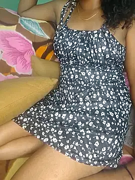Snapshot of Tamilpallavi chatting on 10/01/25, 01:39 Tamilpallavi online show from 10/01/25, 01:39