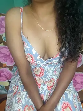 Snapshot of Tamilpallavi chatting on 10/04/25, 02:31 Tamilpallavi online show from 10/04/25, 02:31