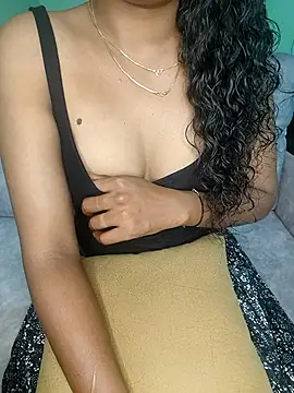 Snapshot of Tamilpallavi chatting on 10/11/25, 01:27 Tamilpallavi online show from 10/11/25, 01:27
