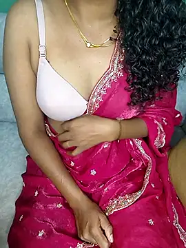 Snapshot of Tamilpallavi chatting on 10/11/25, 01:42 Tamilpallavi online show from 10/11/25, 01:42