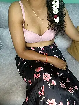 Snapshot of Tamilpallavi chatting on 10/21/25, 09:37 Tamilpallavi online show from 10/21/25, 09:37
