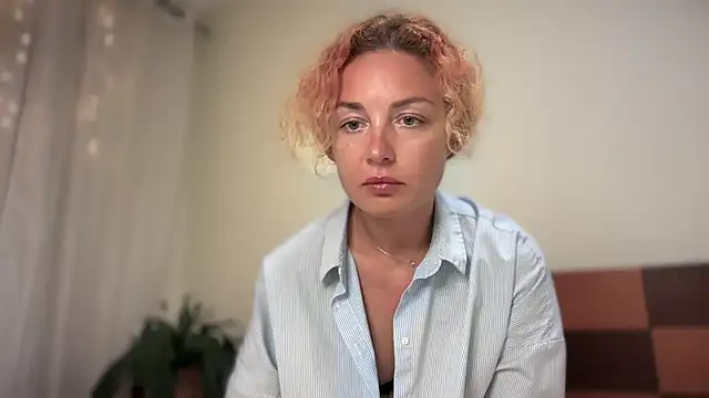 Reddgiirl online show from 04/19/26, 06:21