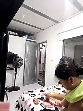 Snapshot of linda_ber30 chatting on 09/11/25, 10:10 linda ber30 online show from 09/11/25, 10:10