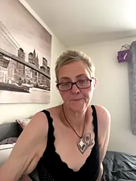 Curvy-Jinx online show from 11/11/25, 10:37