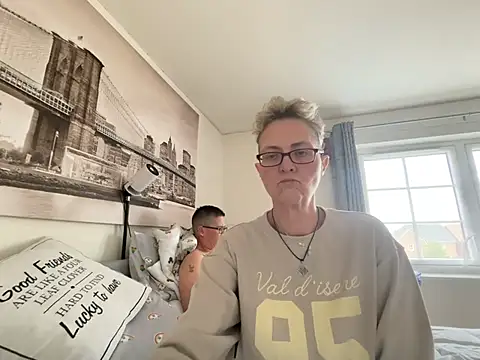 Curvy-Jinx online show from 04/20/26, 12:08