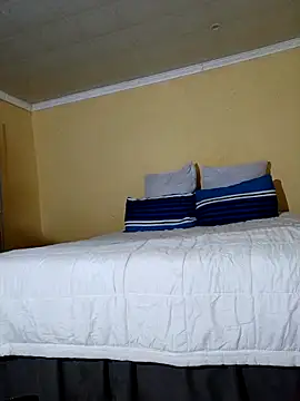 Snapshot of BellsStyles chatting on 10/30/25, 03:35 BellsStyles online show from 10/30/25, 03:35