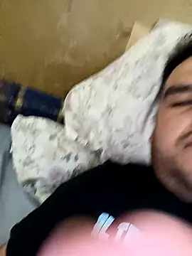 Snapshot of alber907 chatting on 10/11/25, 02:37 alber907 online show from 10/11/25, 02:37