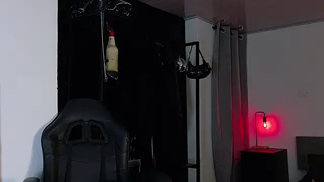 Angelabl0odborne online show from 10/04/25, 09:46