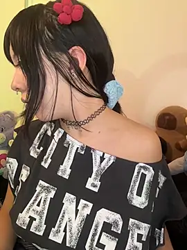 Snapshot of Kitty_yukimura chatting on 06/18/26, 11:42 Kitty yukimura online show from 06/18/26, 11:42