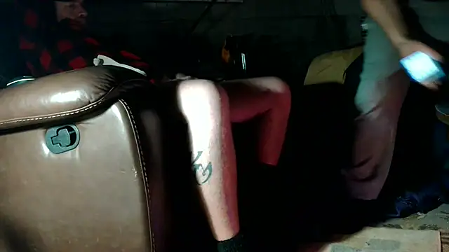 Luv2SuckBWC92 online show from 12/18/25, 03:07