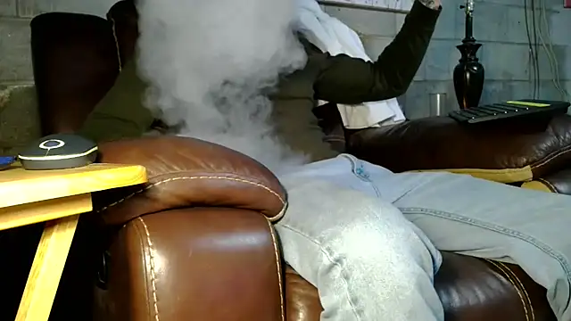 Luv2SuckBWC92 online show from 12/21/25, 03:46