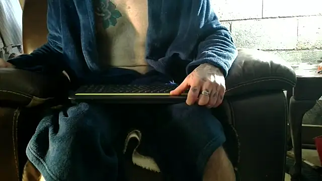 Luv2SuckBWC92 online show from 12/21/25, 09:55