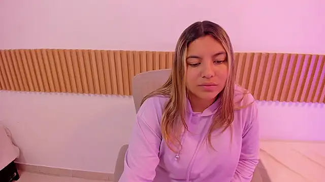 OliviaSweett online show from 06/19/26, 06:23
