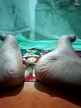 Snapshot of monubigcoock chatting on 10/21/25, 06:19 monubigcoock online show from 10/21/25, 06:19