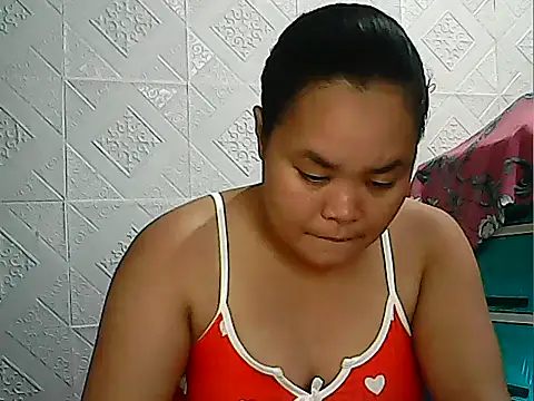 CreamyPussy4uxx online show from 05/07/26, 01:16