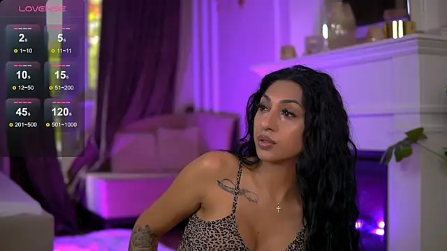 EmaHallee online show from 10/12/25, 07:29