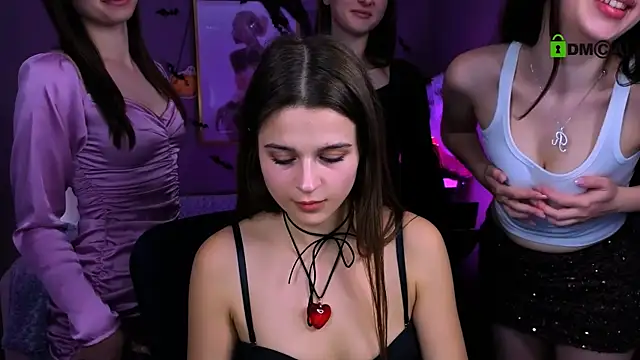 nekky mouse online show from 10/31/25, 08:32