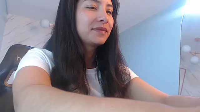 victoria hernandez t  online show from 03/19/26, 01:15