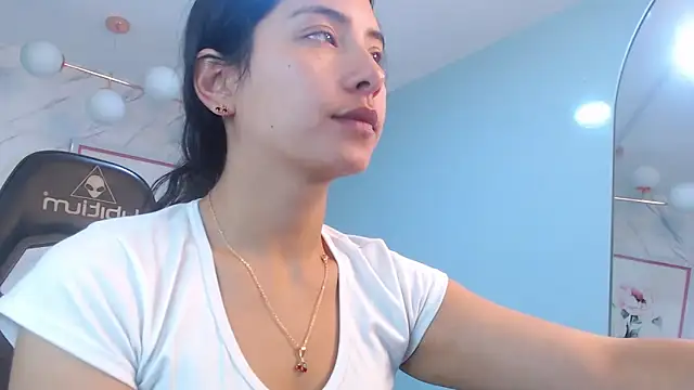 victoria hernandez t  online show from 04/07/26, 01:00