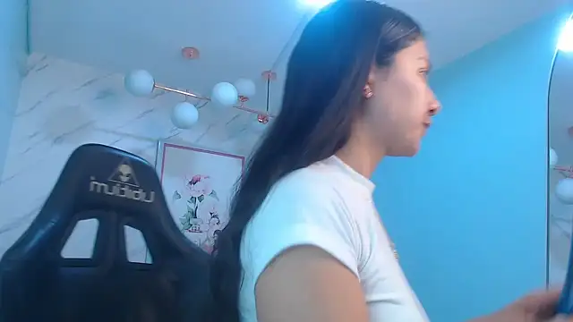 victoria hernandez t  online show from 04/10/26, 01:05