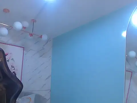 Snapshot of victoria_hernandez_t_ chatting on 04/30/26, 01:06 victoria hernandez t online show from 04/30/26, 01:06